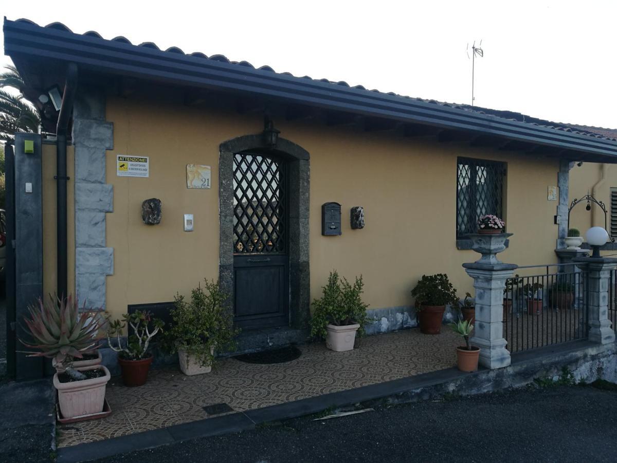 Casa Vacanza Tra Etna E Taormina Villa Ginevra بيديمونتي إتنيو المظهر الخارجي الصورة