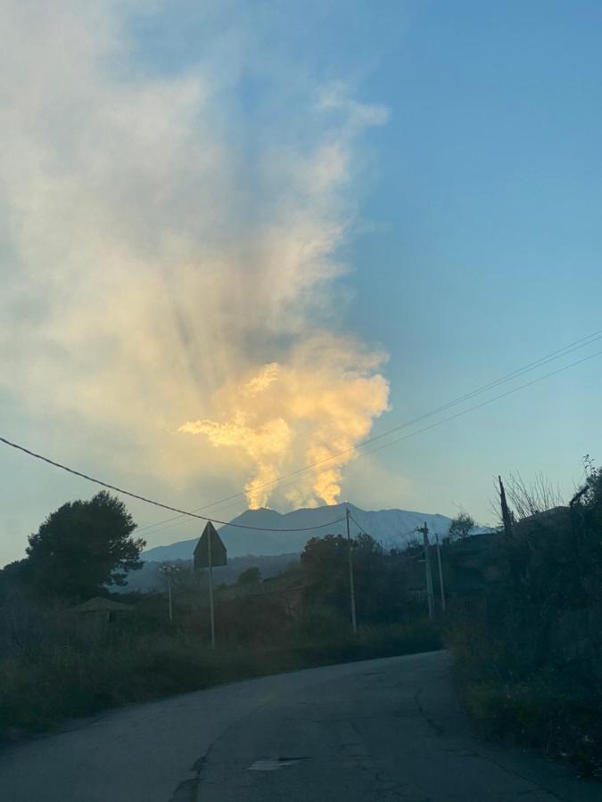 Casa Vacanza Tra Etna E Taormina Villa Ginevra بيديمونتي إتنيو المظهر الخارجي الصورة